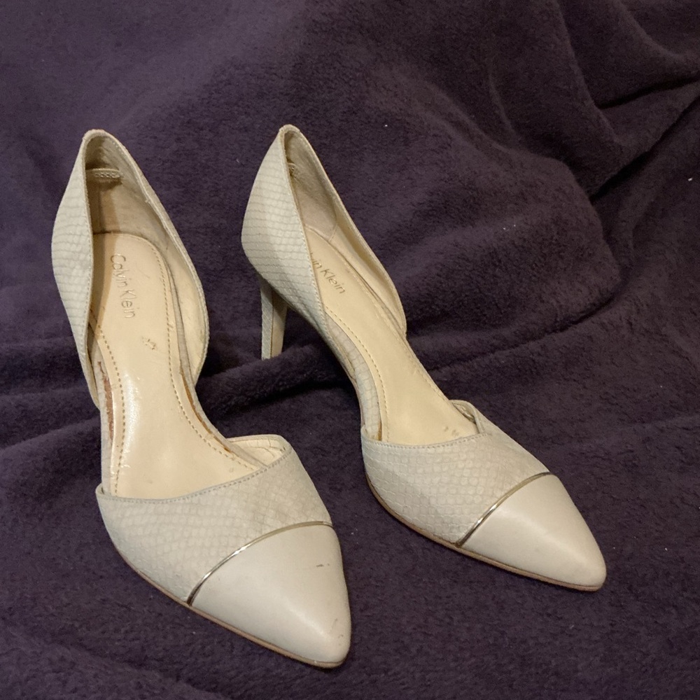 Calvin Klein Textured Cream Heels size 6 1/2